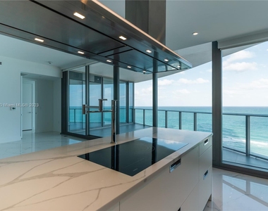 15701 Collins Ave - Photo Thumbnail 30