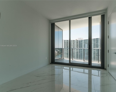 15701 Collins Ave - Photo Thumbnail 21