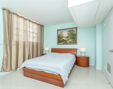 3801 S Ocean Dr - Photo Thumbnail 4