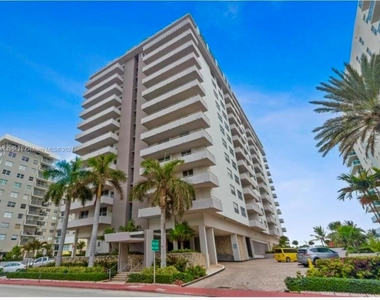 9225 Collins Ave - Photo Thumbnail 28