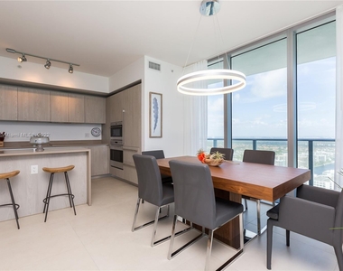 4111 S Ocean Dr - Photo Thumbnail 8