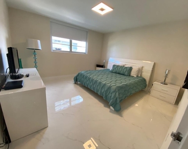 4001 S Ocean Dr - Photo Thumbnail 16