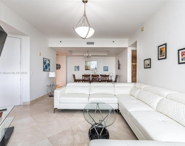 15901 Collins Ave - Photo Thumbnail 2