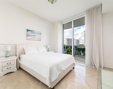 15901 Collins Ave - Photo Thumbnail 8