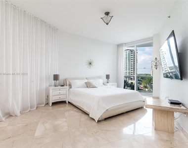 15901 Collins Ave - Photo Thumbnail 10