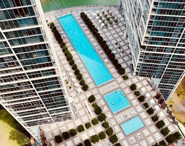 485 Brickell Ave - Photo Thumbnail 13