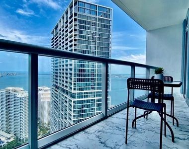 485 Brickell Ave - Photo Thumbnail 2