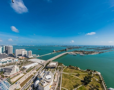 900 Biscayne Bl - Photo Thumbnail 1