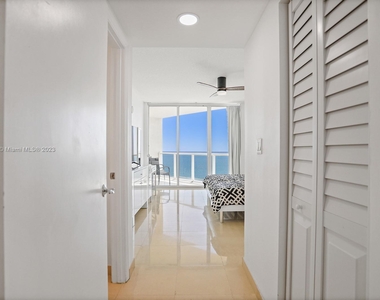 16699 Collins Ave - Photo Thumbnail 22