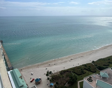 16699 Collins Ave - Photo Thumbnail 2