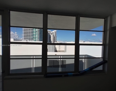 3725 S Ocean Dr - Photo Thumbnail 7