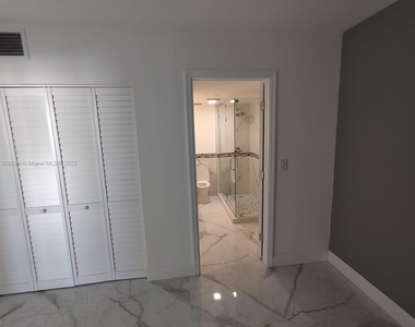 3725 S Ocean Dr - Photo Thumbnail 9