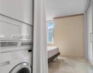 2301 Collins Ave - Photo Thumbnail 6