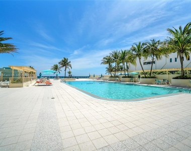 2501 S Ocean Drive - Photo Thumbnail 10