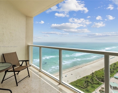 16699 Collins Ave - Photo Thumbnail 5