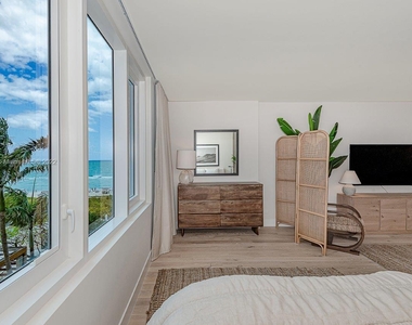 2301 Collins Ave - Photo Thumbnail 4