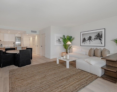 2301 Collins Ave - Photo Thumbnail 9