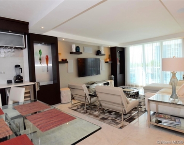 2301 Collins Ave - Photo Thumbnail 1