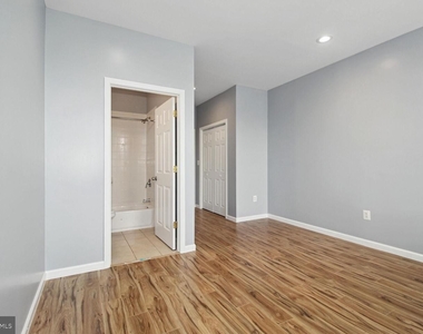 2571 W Fayette St - Photo Thumbnail 4