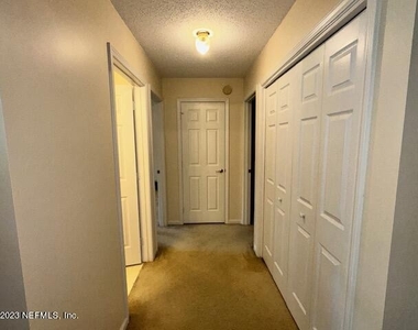 12519 Hunters Branch Way - Photo Thumbnail 10