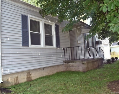 301 Jennings Avenue - Photo Thumbnail 1