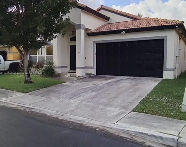 1470 Sw 106th Ave - Photo Thumbnail 0