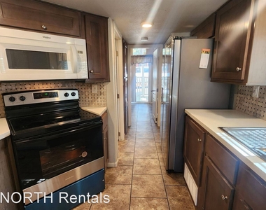 8345 Trout Avenue - Photo Thumbnail 9