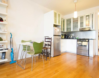 208 Evergreen Avenue - Photo Thumbnail 4