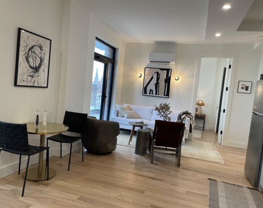 75 McGuinness Boulevard - Photo Thumbnail 2