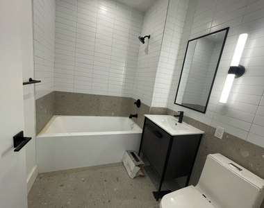 75 McGuinness Boulevard - Photo Thumbnail 10