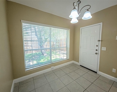 1524 High Pointe Lane - Photo Thumbnail 6