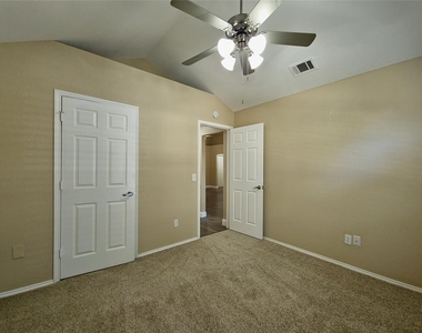 1524 High Pointe Lane - Photo Thumbnail 20