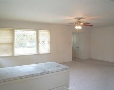 7315 Ogelsby Avenue - Photo Thumbnail 7