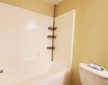 9612 Seadale Court - Photo Thumbnail 11