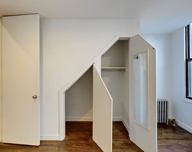 886 Franklin Avenue - Photo Thumbnail 14