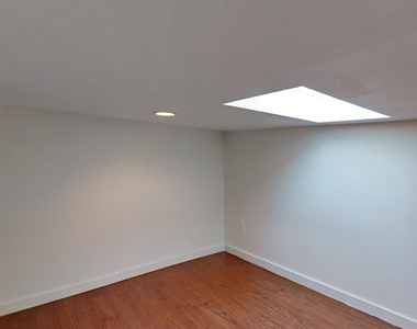 886 Franklin Avenue - Photo Thumbnail 8