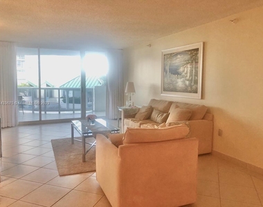 16711 Collins Ave - Photo Thumbnail 4