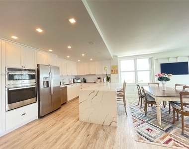 155 Ocean Lane Dr - Photo Thumbnail 2