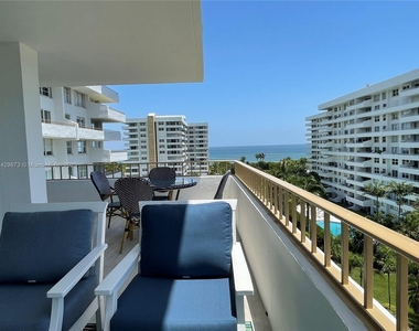 155 Ocean Lane Dr - Photo Thumbnail 15