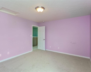 1015 Swinton Way - Photo Thumbnail 19