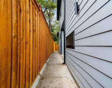 2318 Arroyo Avenue - Photo Thumbnail 1