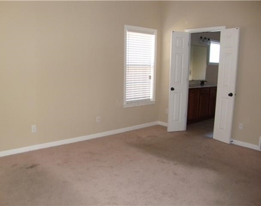 2385 Lake Garden - Photo Thumbnail 2