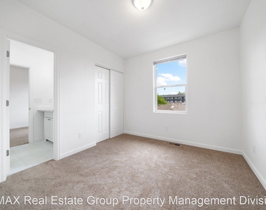 3571 E. Uintah St #101 - Photo Thumbnail 8