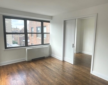 240 East 82nd Street - Photo Thumbnail 5