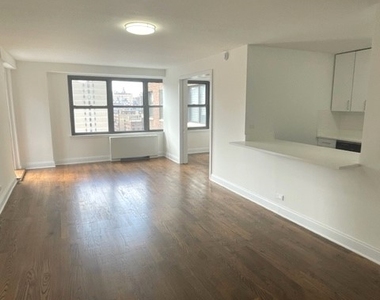 240 East 82nd Street - Photo Thumbnail 2