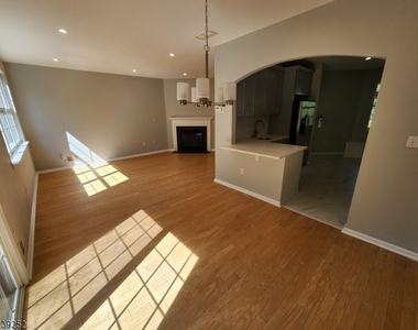 36 Scarlet Oak Dr - Photo Thumbnail 23