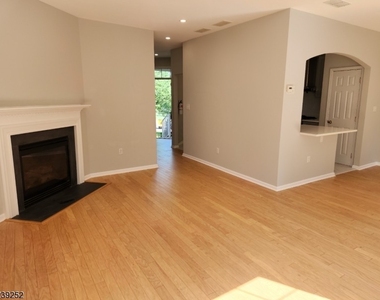 36 Scarlet Oak Dr - Photo Thumbnail 4