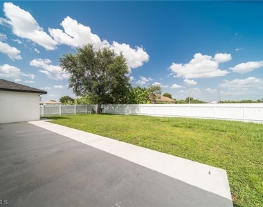 1351 Nw 14th Place - Photo Thumbnail 26