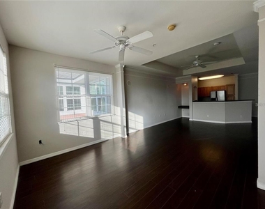 6412 Queens Borough Avenue - Photo Thumbnail 14
