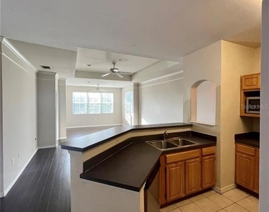 6412 Queens Borough Avenue - Photo Thumbnail 8